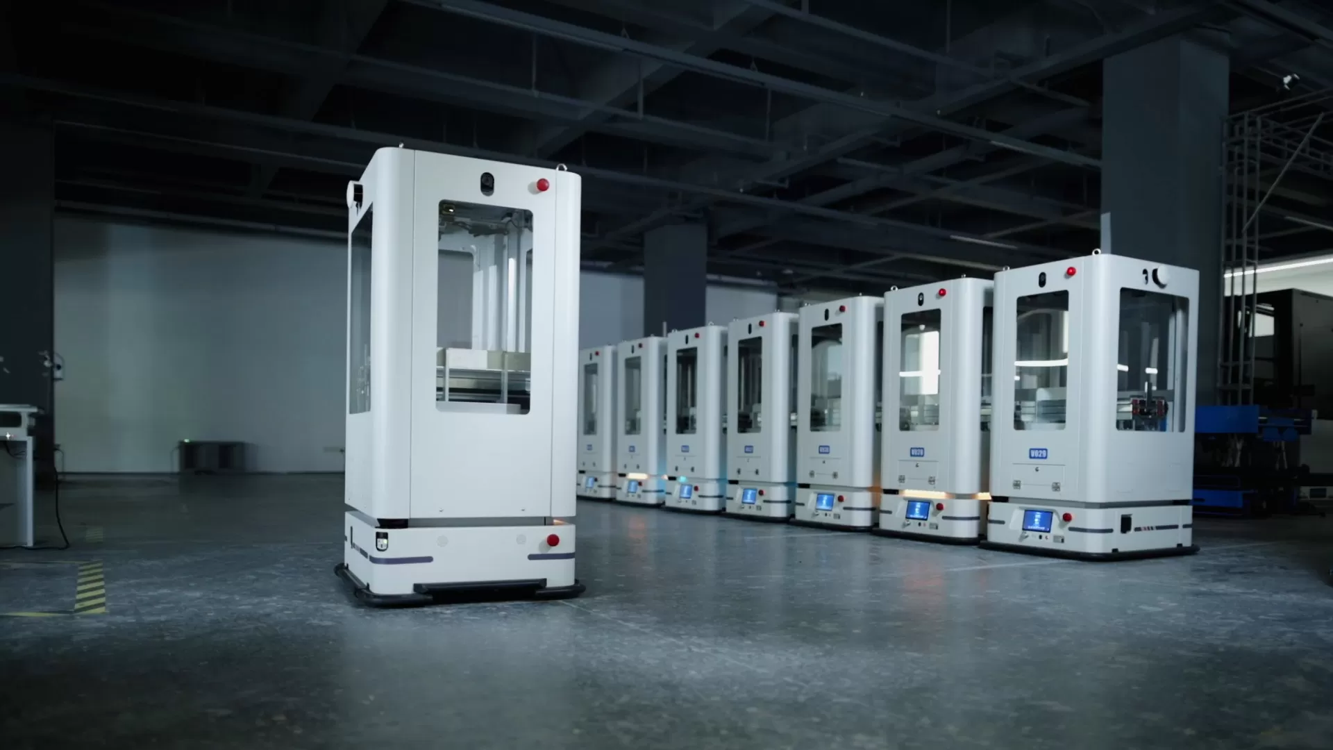 移动机器人助力面板行业巨头快速响应产业需求，打造智能工厂